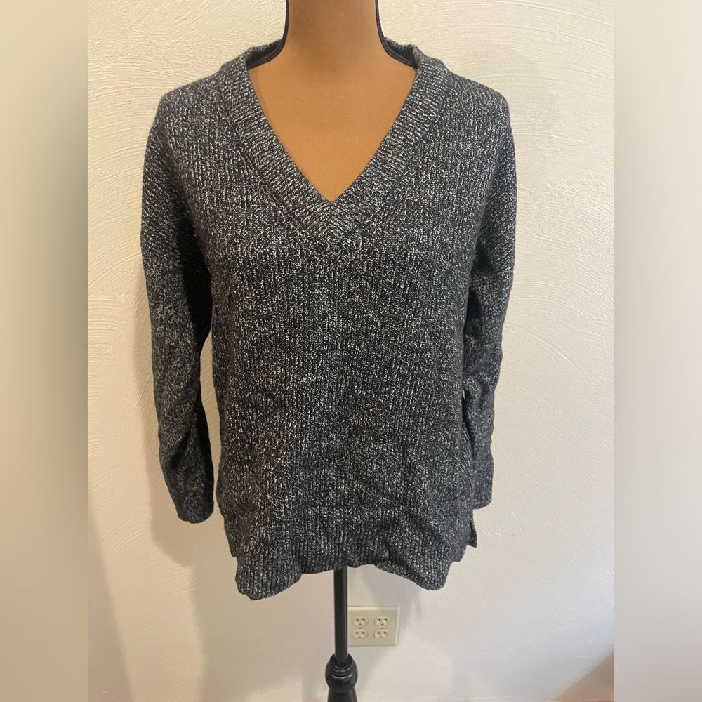 Black and white Massimo Dutti sweater.